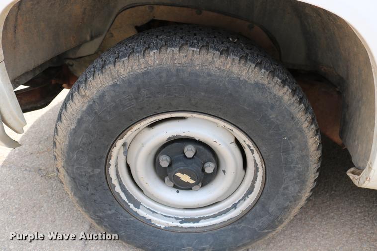 image for item DA6835 1994 Chevrolet Cheyenne 1500 Ext. Cab pickup truck