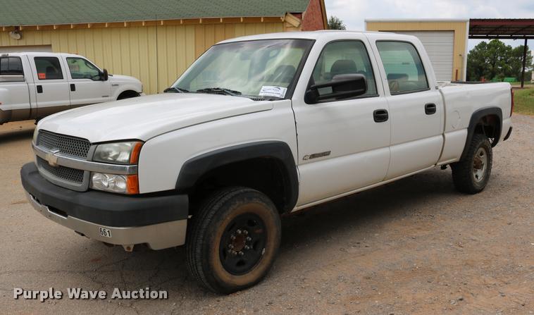 image for item DA6836 2003 Chevrolet Silverado 2500HD Crew Cab pickup truck