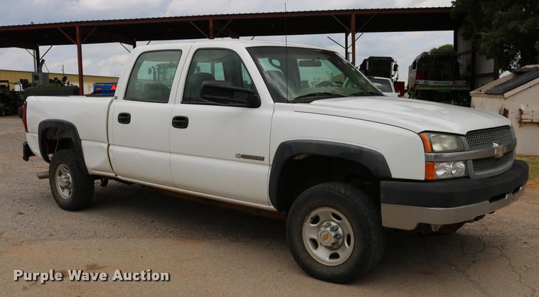image for item DA6836 2003 Chevrolet Silverado 2500HD Crew Cab pickup truck