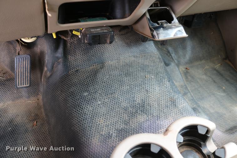 image for item DA6836 2003 Chevrolet Silverado 2500HD Crew Cab pickup truck