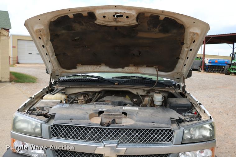 image for item DA6836 2003 Chevrolet Silverado 2500HD Crew Cab pickup truck