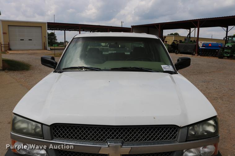 image for item DA6836 2003 Chevrolet Silverado 2500HD Crew Cab pickup truck