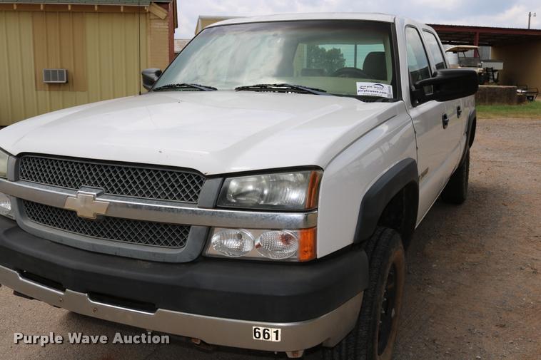 image for item DA6836 2003 Chevrolet Silverado 2500HD Crew Cab pickup truck