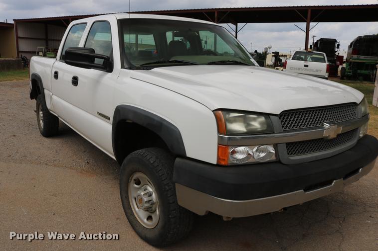 image for item DA6836 2003 Chevrolet Silverado 2500HD Crew Cab pickup truck