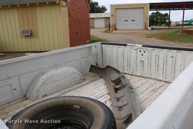 image for item DA6836 2003 Chevrolet Silverado 2500HD Crew Cab pickup truck