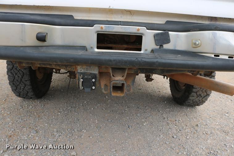 image for item DA6836 2003 Chevrolet Silverado 2500HD Crew Cab pickup truck