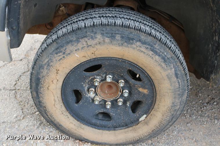 image for item DA6836 2003 Chevrolet Silverado 2500HD Crew Cab pickup truck