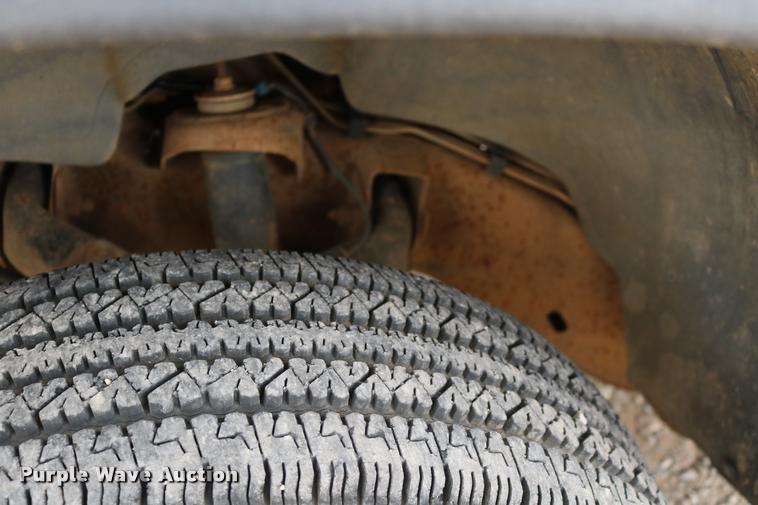 image for item DA6836 2003 Chevrolet Silverado 2500HD Crew Cab pickup truck