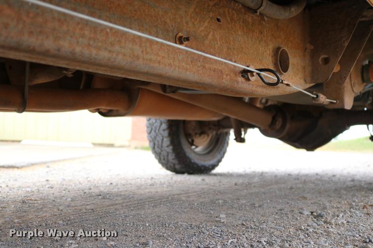 image for item DA6836 2003 Chevrolet Silverado 2500HD Crew Cab pickup truck