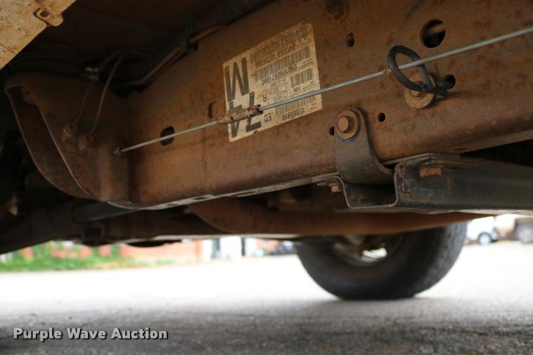 image for item DA6836 2003 Chevrolet Silverado 2500HD Crew Cab pickup truck