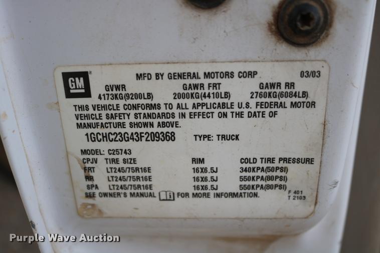 image for item DA6836 2003 Chevrolet Silverado 2500HD Crew Cab pickup truck