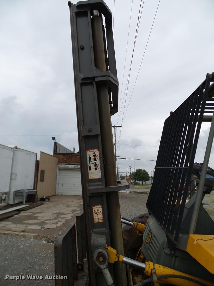 image for item DA6855 1995 JCB 930 forklift