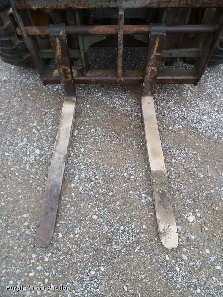 image for item DA6855 1995 JCB 930 forklift