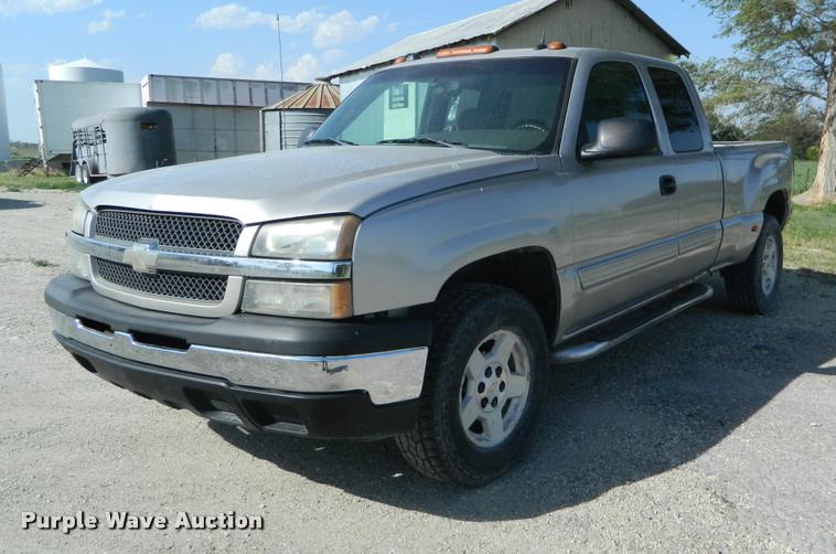 image for item DB1035 2005 Chevrolet Silverado 1500 Ext. Cab pickup truck