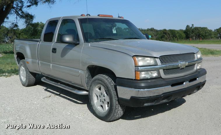 image for item DB1035 2005 Chevrolet Silverado 1500 Ext. Cab pickup truck