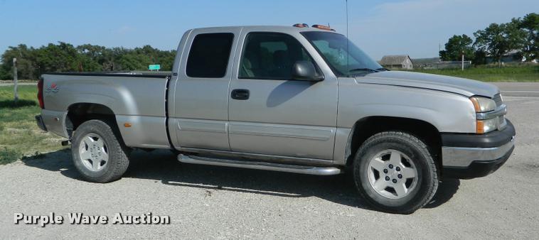 image for item DB1035 2005 Chevrolet Silverado 1500 Ext. Cab pickup truck