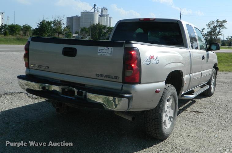 image for item DB1035 2005 Chevrolet Silverado 1500 Ext. Cab pickup truck