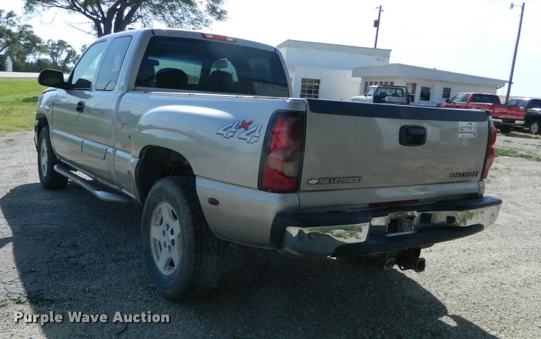 image for item DB1035 2005 Chevrolet Silverado 1500 Ext. Cab pickup truck
