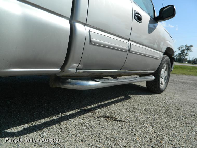 image for item DB1035 2005 Chevrolet Silverado 1500 Ext. Cab pickup truck