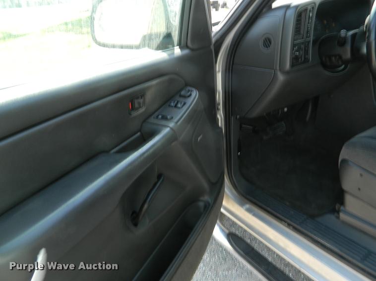 image for item DB1035 2005 Chevrolet Silverado 1500 Ext. Cab pickup truck