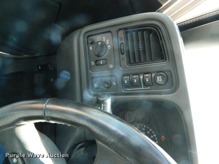 image for item DB1035 2005 Chevrolet Silverado 1500 Ext. Cab pickup truck