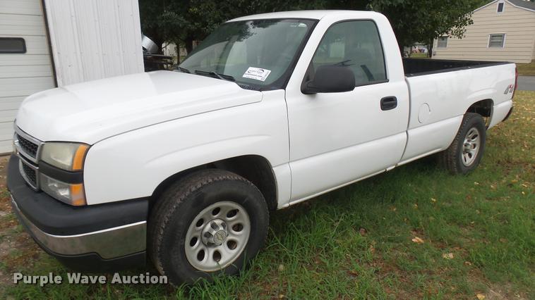 image for item DB3331 2006 Chevrolet Silverado 1500 pickup truck