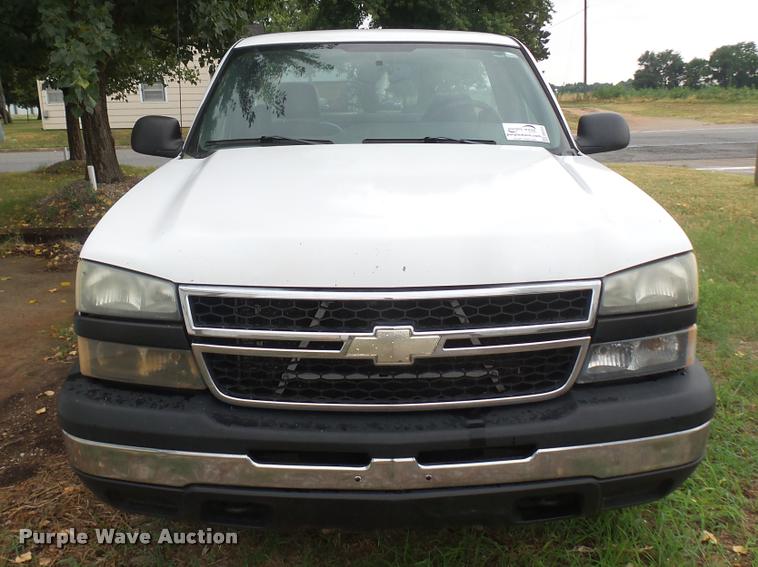 image for item DB3331 2006 Chevrolet Silverado 1500 pickup truck