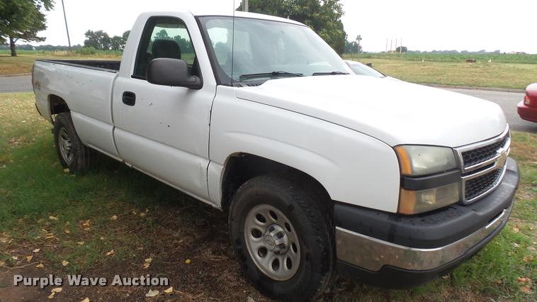 image for item DB3331 2006 Chevrolet Silverado 1500 pickup truck