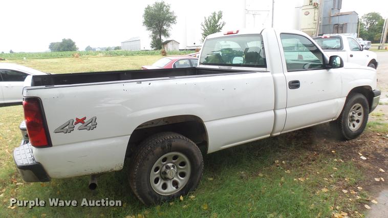 image for item DB3331 2006 Chevrolet Silverado 1500 pickup truck