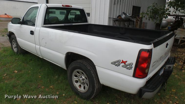 image for item DB3331 2006 Chevrolet Silverado 1500 pickup truck