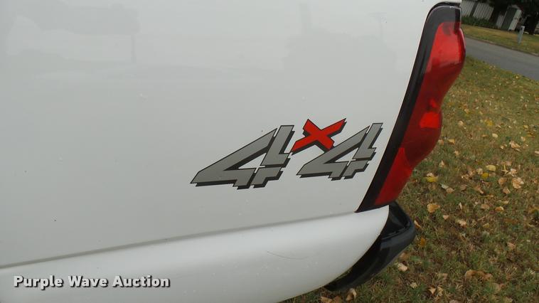 image for item DB3331 2006 Chevrolet Silverado 1500 pickup truck
