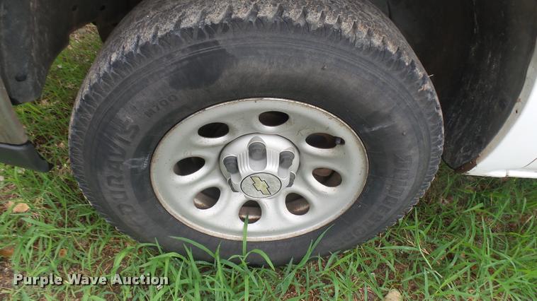 image for item DB3331 2006 Chevrolet Silverado 1500 pickup truck