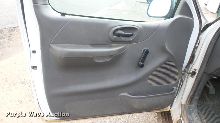 image for item DB3332 2004 Ford F150 pickup truck