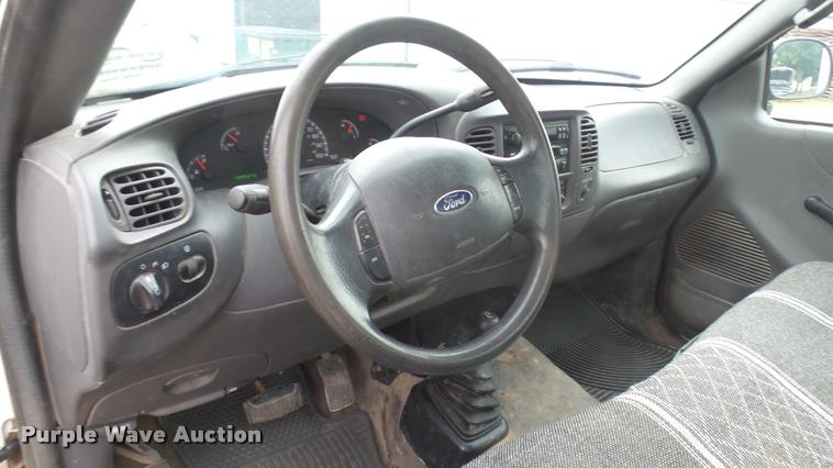 image for item DB3332 2004 Ford F150 pickup truck