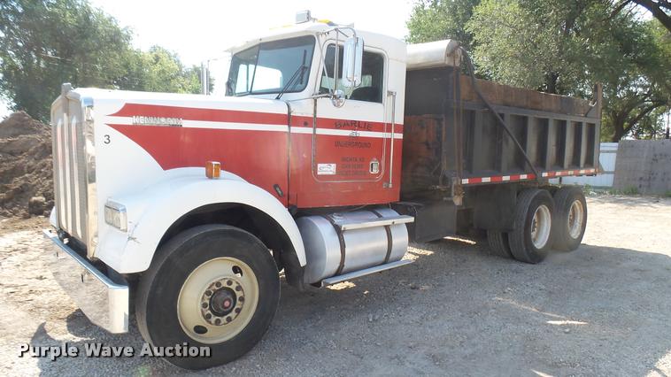 image for item DB3349 1983 Kenworth W900 dump truck