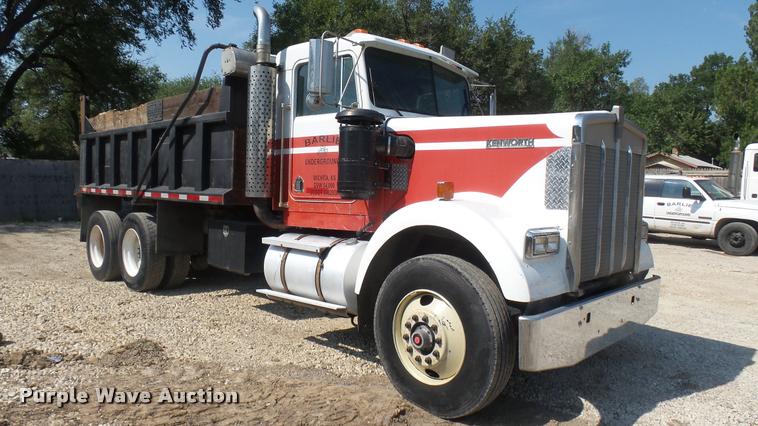 image for item DB3349 1983 Kenworth W900 dump truck