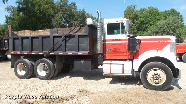 image for item DB3349 1983 Kenworth W900 dump truck