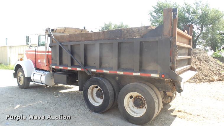 image for item DB3349 1983 Kenworth W900 dump truck