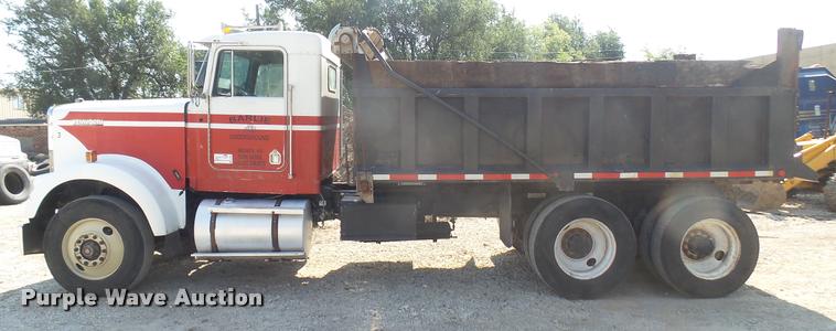 image for item DB3349 1983 Kenworth W900 dump truck