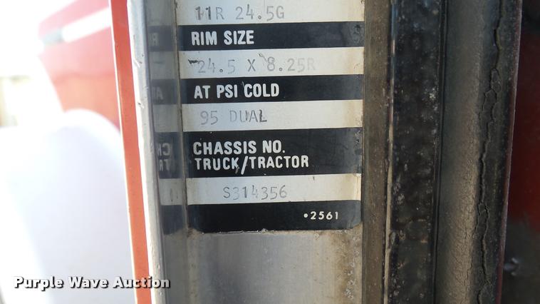 image for item DB3349 1983 Kenworth W900 dump truck