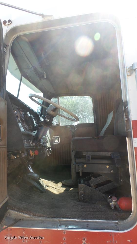 image for item DB3349 1983 Kenworth W900 dump truck