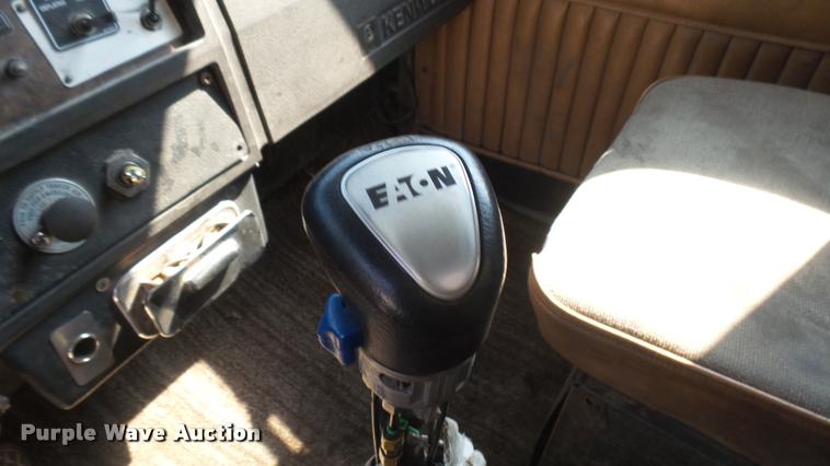 image for item DB3349 1983 Kenworth W900 dump truck