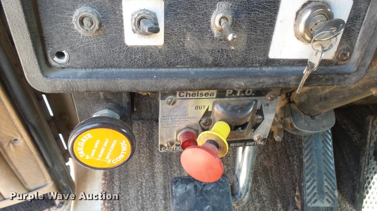 image for item DB3349 1983 Kenworth W900 dump truck