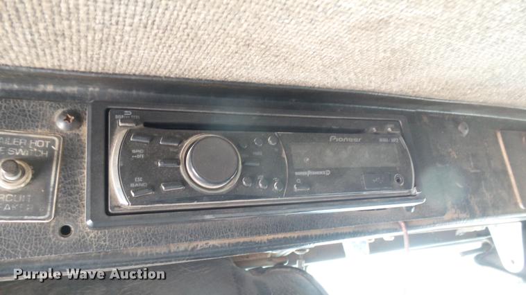 image for item DB3349 1983 Kenworth W900 dump truck