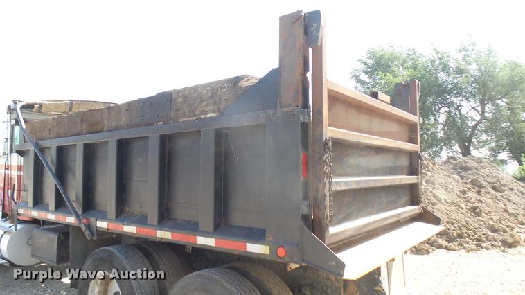 image for item DB3349 1983 Kenworth W900 dump truck