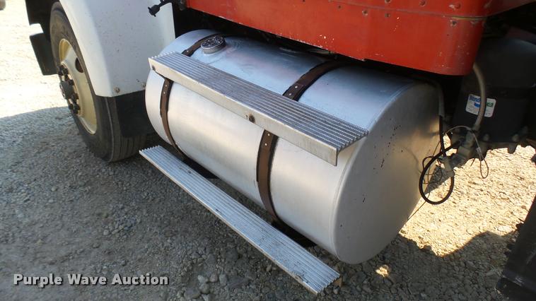 image for item DB3349 1983 Kenworth W900 dump truck