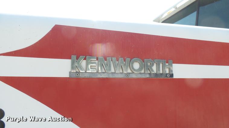 image for item DB3349 1983 Kenworth W900 dump truck
