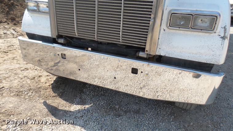 image for item DB3349 1983 Kenworth W900 dump truck