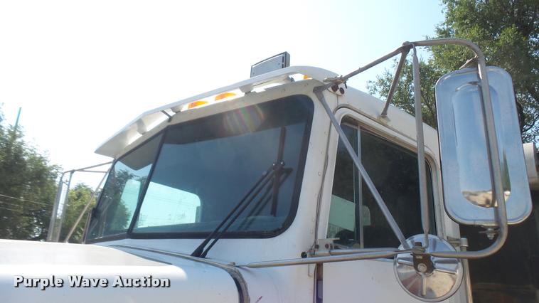 image for item DB3349 1983 Kenworth W900 dump truck