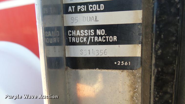 image for item DB3349 1983 Kenworth W900 dump truck